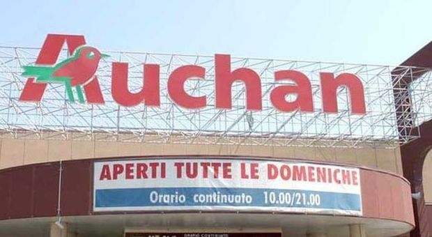 Auchan, arrivano le prime lettere di trasferimento forzato