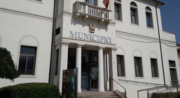Covid, focolaio nel Comune di Montegrotto: chiuso l'ufficio Servizi demografici