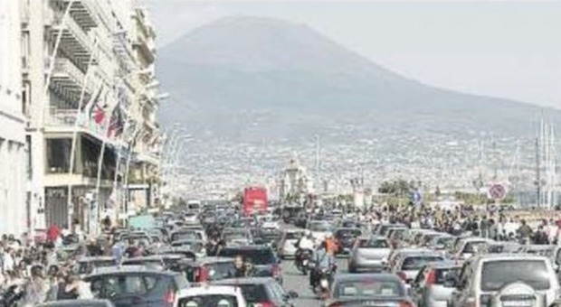 Il traffico di Napoli diventato virale sui social