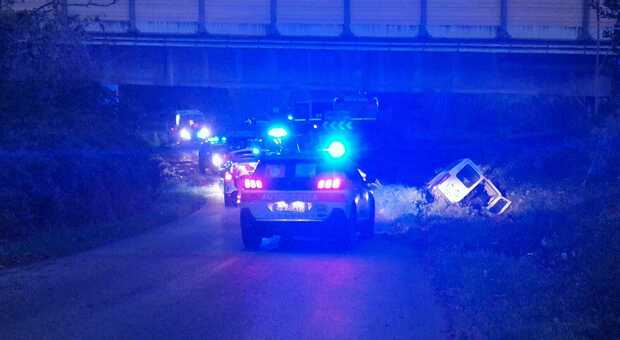 Incidente a Porto Sant'Elpidio, furgone con sei minorenni a bordo si ribalta lungo strada Pescolla