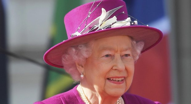 Brexit, la regina Elisabetta firma la legge sull'avvio del divorzio dall'Ue