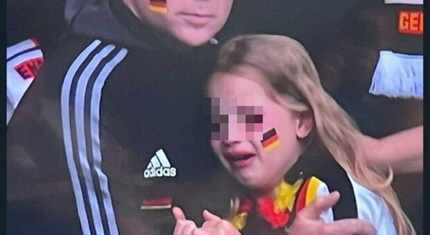 Euro 2020, avviata raccolta fondi per bambina tedesca derisa dai tifosi inglesi: per lei quasi 40mila euro, ma lei è sparita