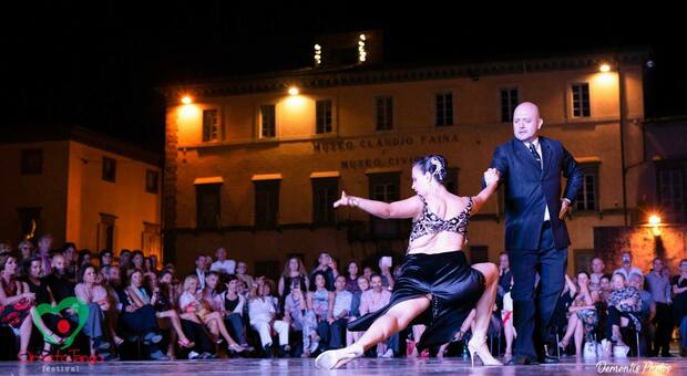 Si torna a ballare in piazza Duomo con la quinta edizione di Orvieto Tango Festival