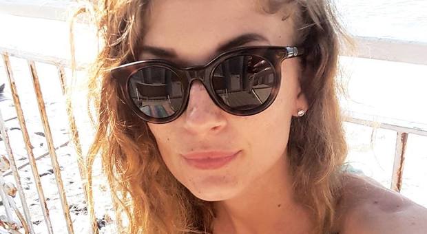 Aosta, 21enne Mihaela Cheli morta lanciandosi dalla finestra per sfuggire a incendio