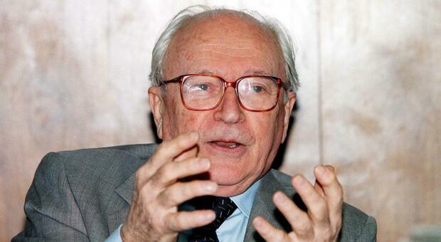 Morto Arrigo Levi, il giornalista e scrittore aveva 94 anni