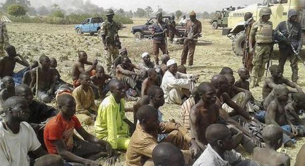 Bambine con in braccio neonati kamikaze, il nuovo orrore di Boko Haram