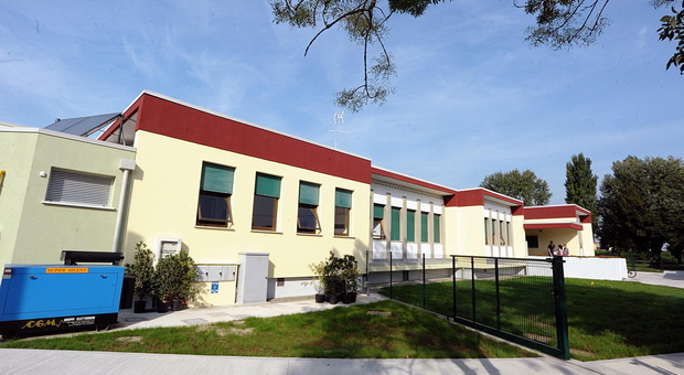La scuola Pio Mazzucchi di Castelguglielmo