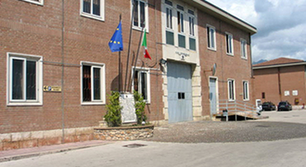 Detenuto muore nel carcere di Avellino