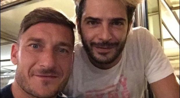 Francesco Totti a cena con Marco Bocci, ma non erano soli