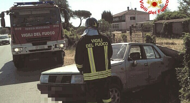 Incidente in via Fossignano ad Aprilia, due persone ferite