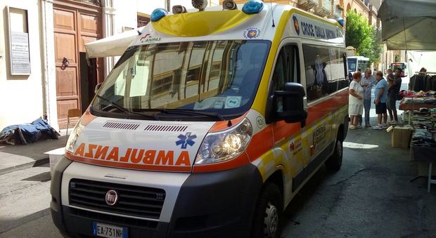 Ancona, mamma aggredita a pugni in faccia in casa dal marito: ferita
