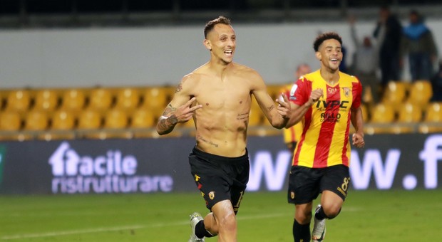 Il Benevento ritrova la vittoria: 2-0 alla Cremonese con Coda-Improta