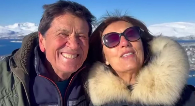 Gianni Morandi paonazzo in Norvegia con la moglie Anna: «Ci mettiamo i guanti perché fa un freddo barbino»