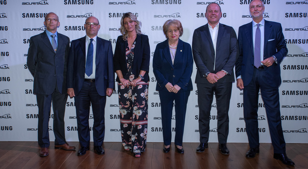 Samsung, arriva l'app salvavita: in caso di pericolo chiama la centrale operativa di Sicuritalia