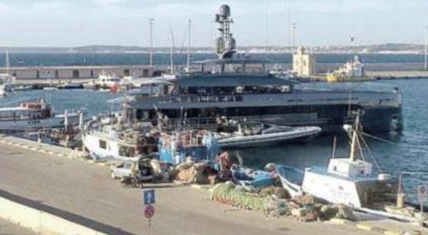 A Gallipoli lo yacht dell'emiro: è uno dei più grandi del mondo. «Porti insufficienti»