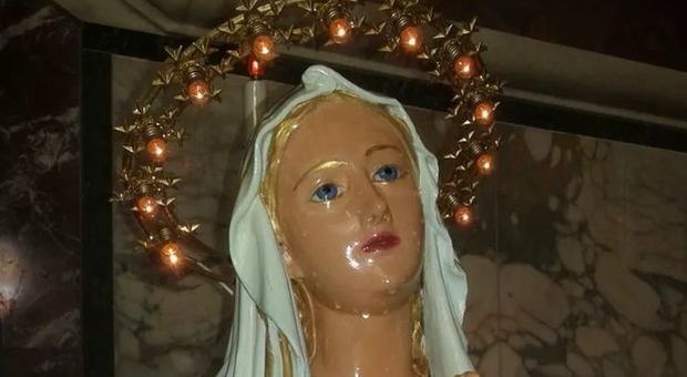 La Madonna piange sempre di venerdì: il caso della statuetta a Treviso