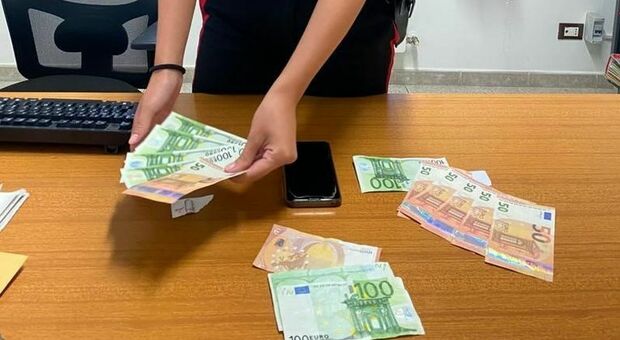 Una consumazione pagata con una banconota da 100 euro falsa: scoperto dai carabinieri e arrestato un 63enne
