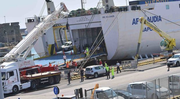 Guasto al portellone della nave, 1000 passeggeri bloccati nel porto di Civitavecchia