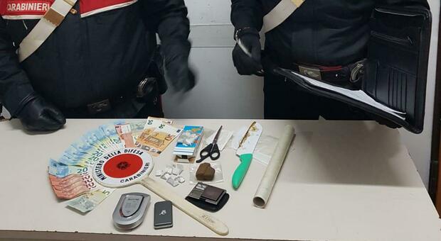Giovane insospettabile arrestato per spaccio di droga dai carabinieri
