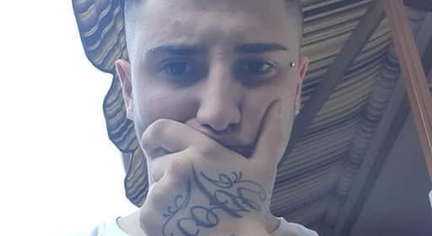 Roma, fugge per non pagare la pizza: si ferisce scavalcando e muore