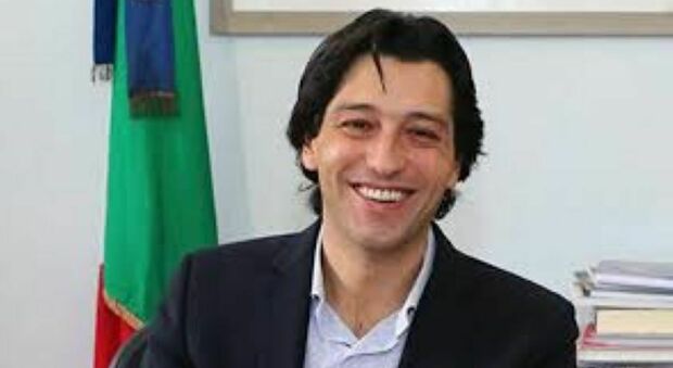 Enrico Piergallini ha esaurito il doppio mandato da sindaco