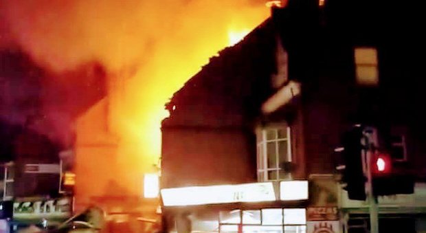 Leicester, tremeda esplosione: la polizia indaga