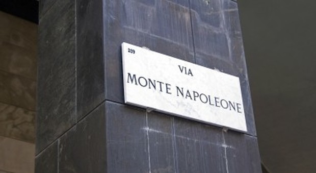 Via Montenapoleone, colpo grosso in gioielleria: sparito bracciale da 89mila euro