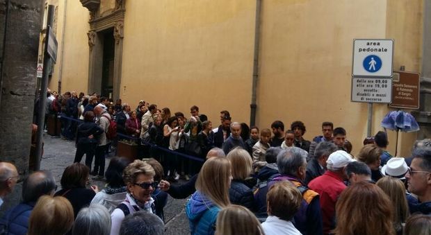 Napoli. 25 aprile a Cappella Sansevero, migliaia in fila per il Cristo Velato