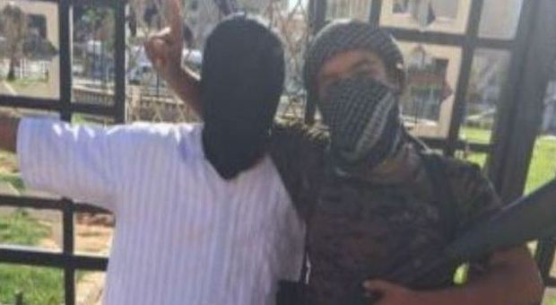 Choc in Gran Bretagna, 15enni reclutati dagli jihadisti sui social network: «Non siete troppo giovani per morire»