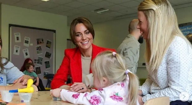 https://statics.cedscdn.it/photos/MED/13/40/8361340_18132913_kate_middleton_lavoro.jpg