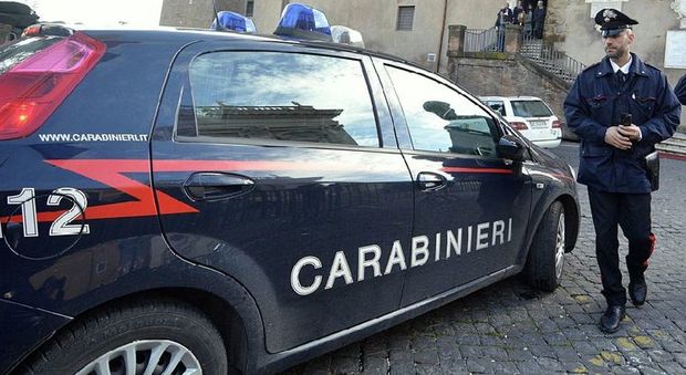 Firenze, rubano i soldi delle offerte in chiesa: coppia arrestata