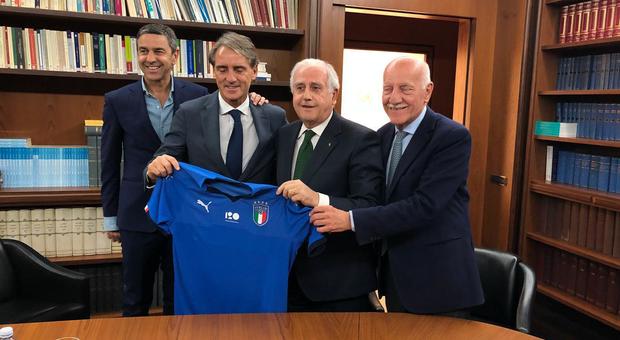 Roberto Mancini è il nuovo ct dell'Italia: ha firmato un contratto di due anni diretta twitter