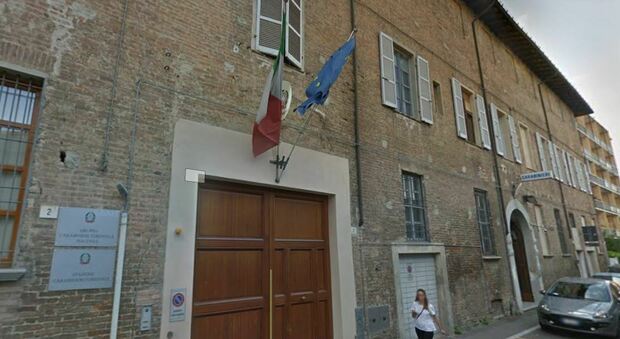 Piacenza, 6 carabinieri arrestati per spaccio, estorsione e tortura: caserma sequestrata