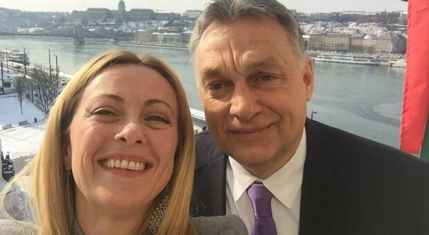 Giorgia Meloni, Orban si congratula: «Vittoria più che meritata, congratulazioni»