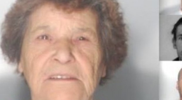 Nonna pusher arrestata a 82 anni: "Stava confezionando 200 dosi di cocaina ed eroina"