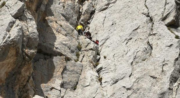 Alpinista si infortuna in parete, missione soccorso sul Gran Sasso