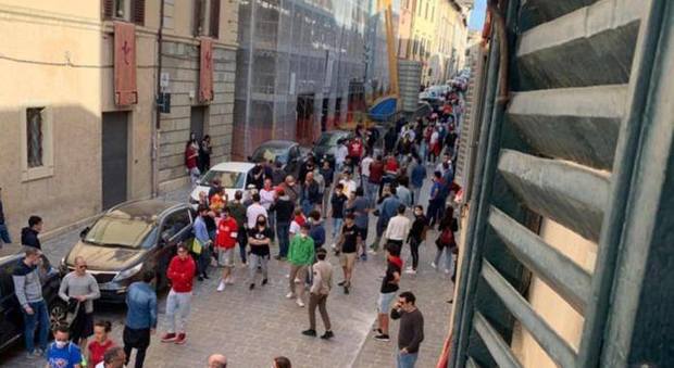 Gubbio, nuova stretta del sindaco: «Locali chiusi nel fine settimana»