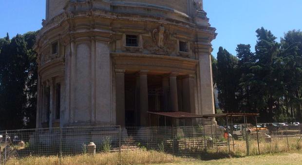 Roma, blitz dei vigili: sgomberato edificio storico a Villa Borghese