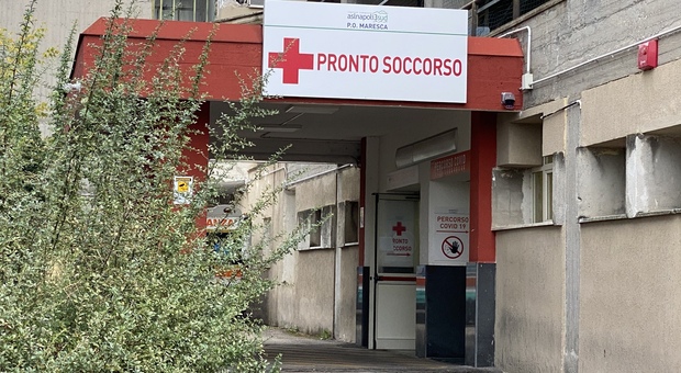 Covid, in Campania stop ai ricoveri programmati. «Possibili solo in casi urgenti o oncologici»