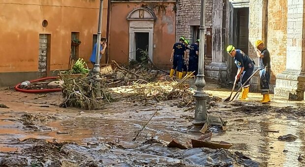 Studentessa rischia di morire per l'alluvione a Cantiano, ora vive a Gubbio a casa della compagna di scuola
