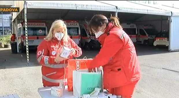 Volontarie della Croce Rossa