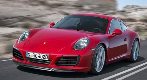 Grande novità in casa Porsche: la 911 Carrera mette il turbo