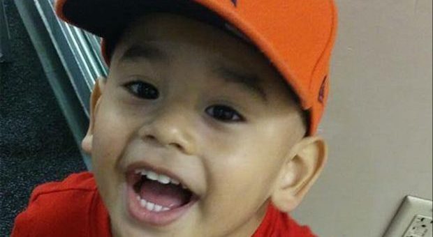Bimbo di 4 anni muore per una rara malattia: è affogato dopo una settimana dal suo ultimo bagno