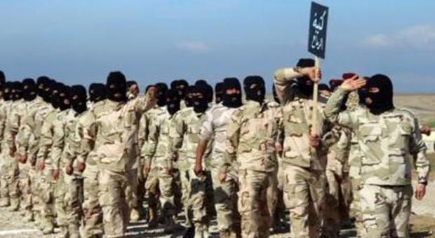 L'Isis taglia l'acqua in Iraq, chiusa la diga di Ramadi: allarme umanitario