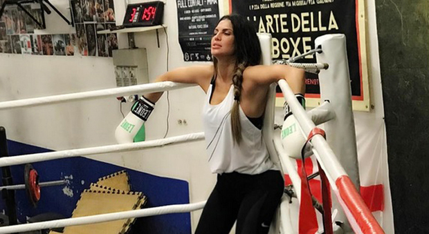 Claudia Galanti nuova vita, fra boxe e cure di bellezza -Guarda