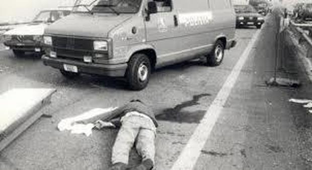 LA SENTENZA Le foto del 1987 documentano l'assalto in A13 degenerato nella morte di Gianni Nardini. Processo da rifare