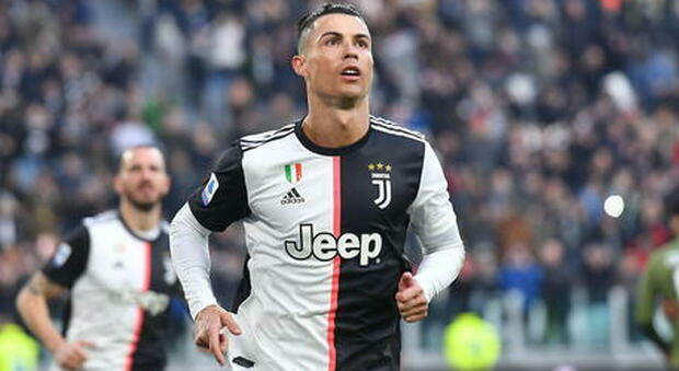 Juve, cessione di Ronaldo nel mirino. Le intercettazioni: «Se quella carta viene fuori ci saltano alla gola»