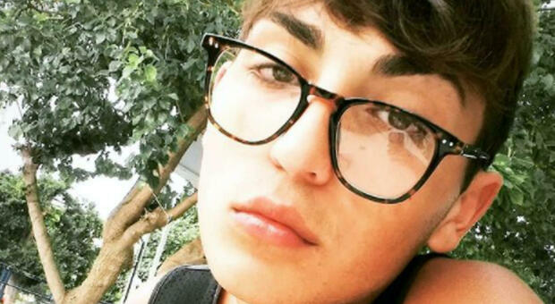Orlando, morto a 18 anni: ora si indaga per istigazione al suicidio. «Non è omofobia ma un ricatto»