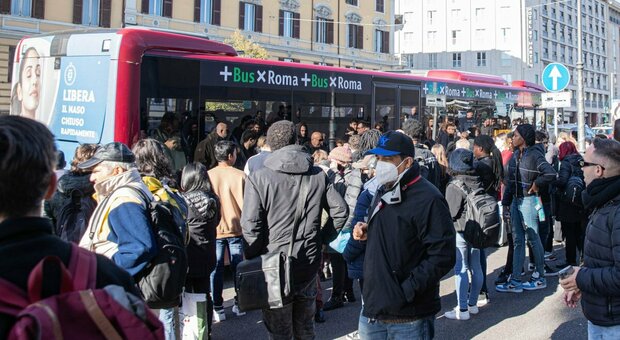 Autobus e tram lumaca, Roma è ultima in classifica: nella Capitale si impiega un’ora per arrivare al lavoro