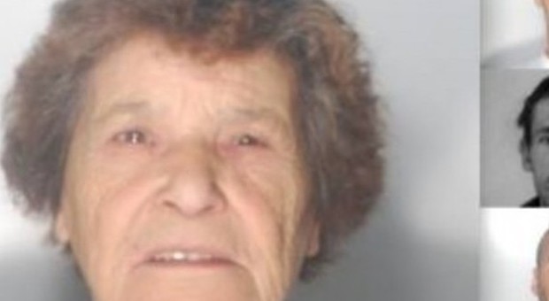 Nonna pusher arrestata a 82 anni: stava confezionando 200 dosi di cocaina ed eroina